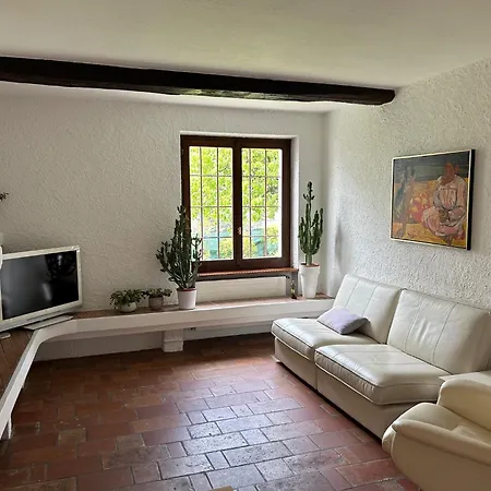 2 Bedroom Near Διαμέρισμα *
